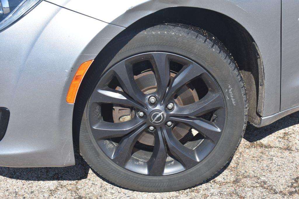 used 2019 Chrysler Pacifica car, priced at $15,877