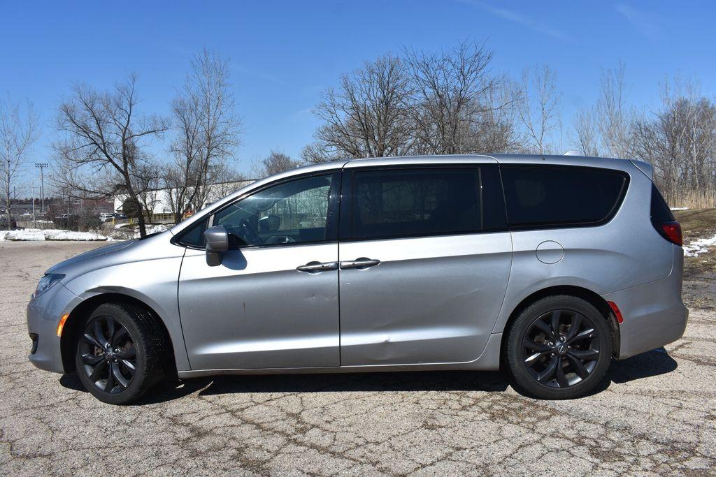used 2019 Chrysler Pacifica car, priced at $15,877
