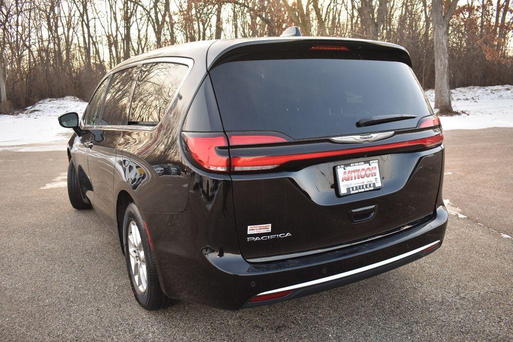 used 2024 Chrysler Pacifica car, priced at $24,977