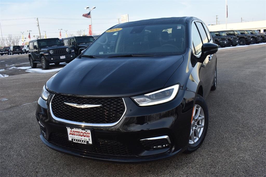 used 2024 Chrysler Pacifica car, priced at $25,877