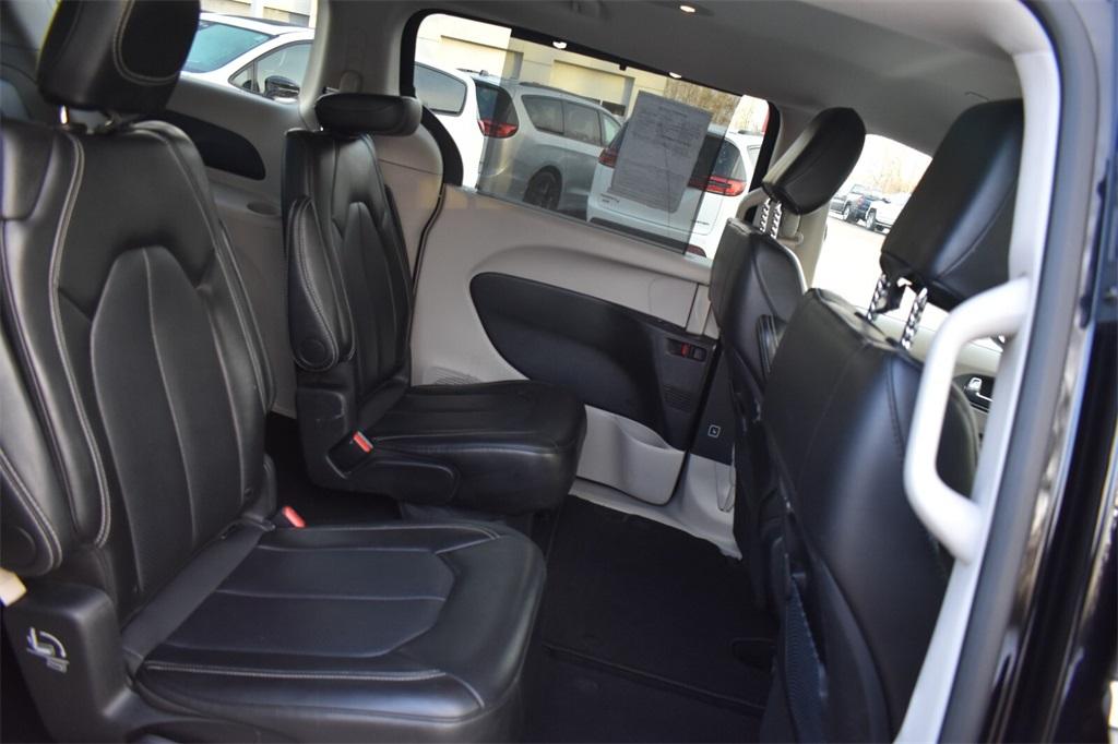 used 2024 Chrysler Pacifica car, priced at $25,877