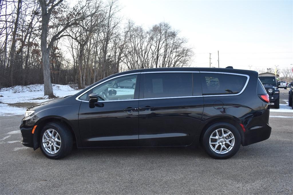 used 2024 Chrysler Pacifica car, priced at $25,877