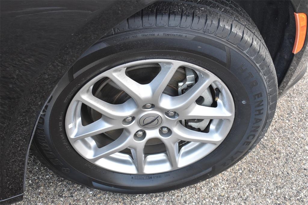 used 2024 Chrysler Pacifica car, priced at $25,877