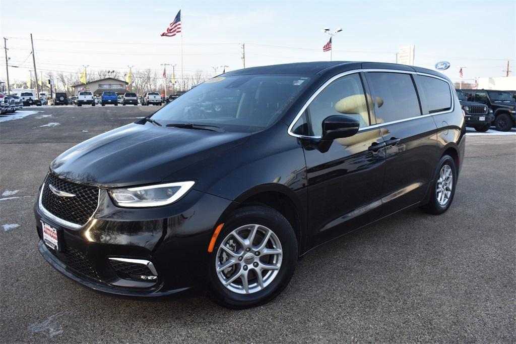 used 2024 Chrysler Pacifica car, priced at $25,877