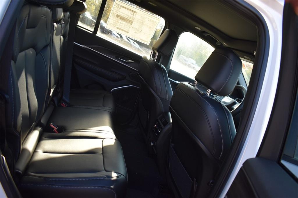 new 2025 Jeep Grand Cherokee car, priced at $45,568