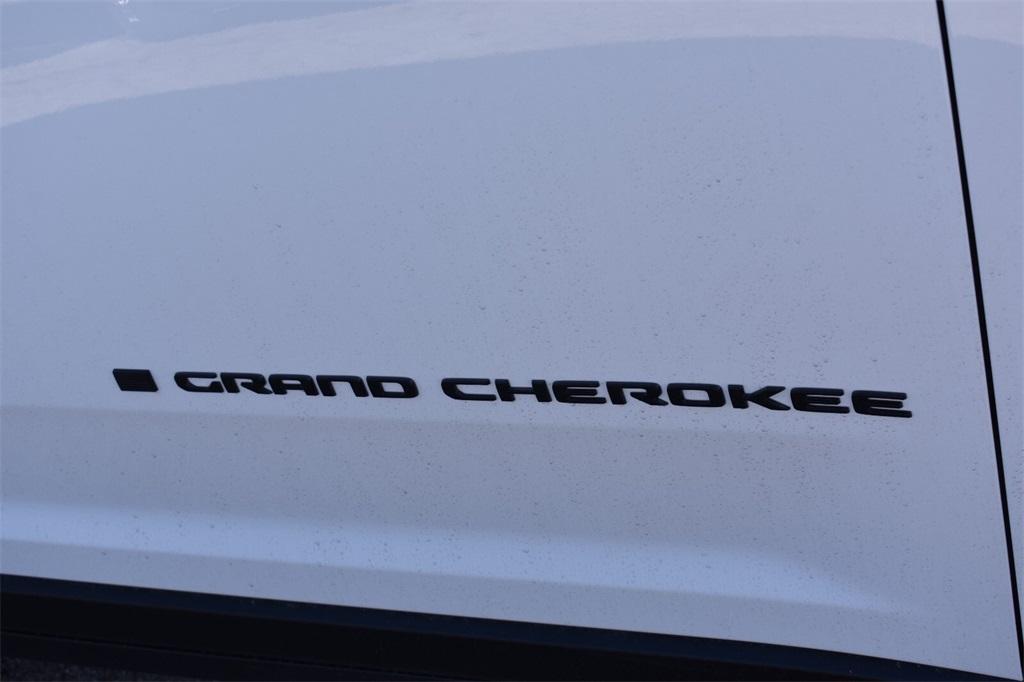 new 2025 Jeep Grand Cherokee car, priced at $45,568