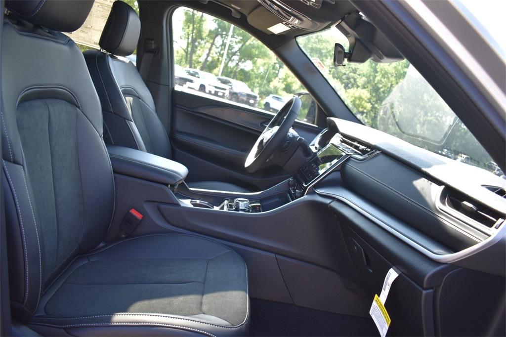 new 2025 Jeep Grand Cherokee L car, priced at $41,182