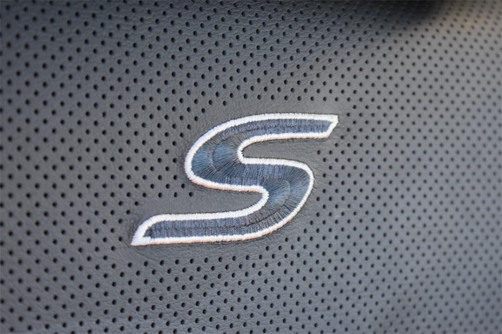 new 2026 Chrysler Pacifica car, priced at $45,724