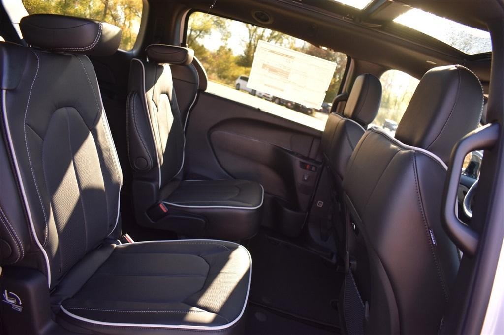new 2026 Chrysler Pacifica car, priced at $45,724