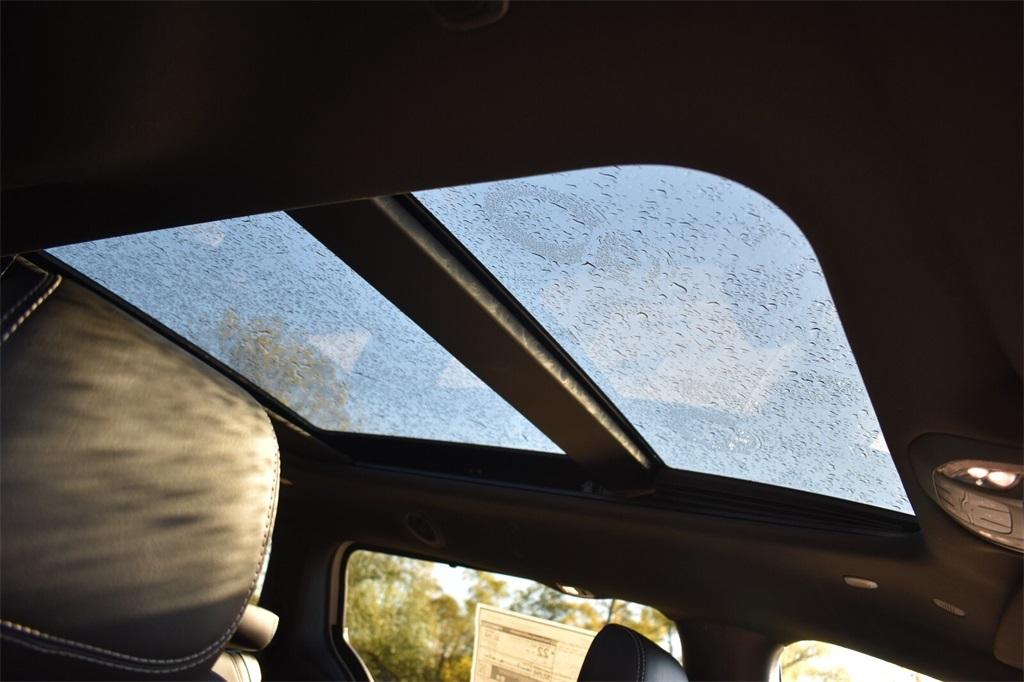 new 2026 Chrysler Pacifica car, priced at $45,724