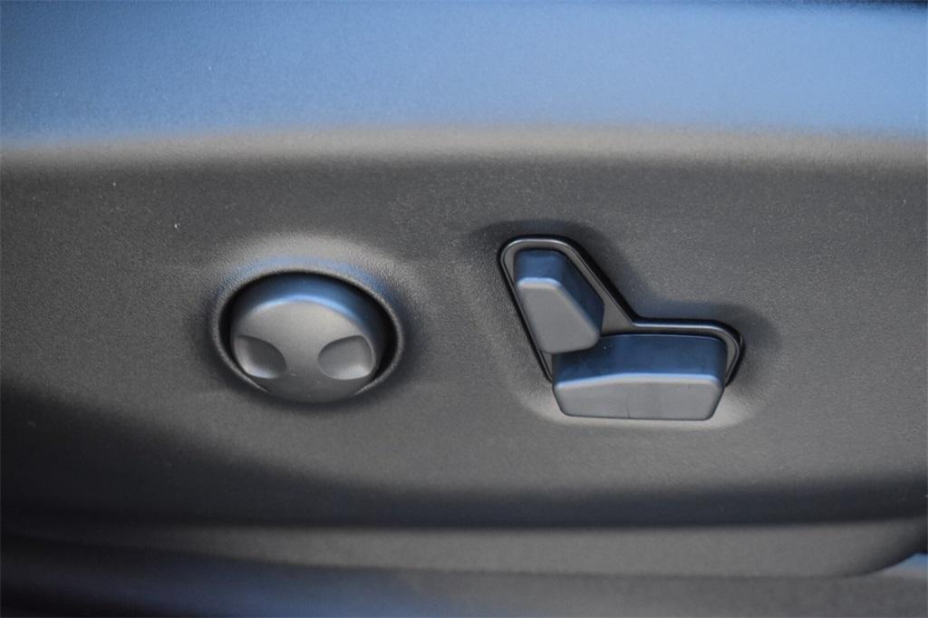 new 2026 Chrysler Pacifica car, priced at $45,724