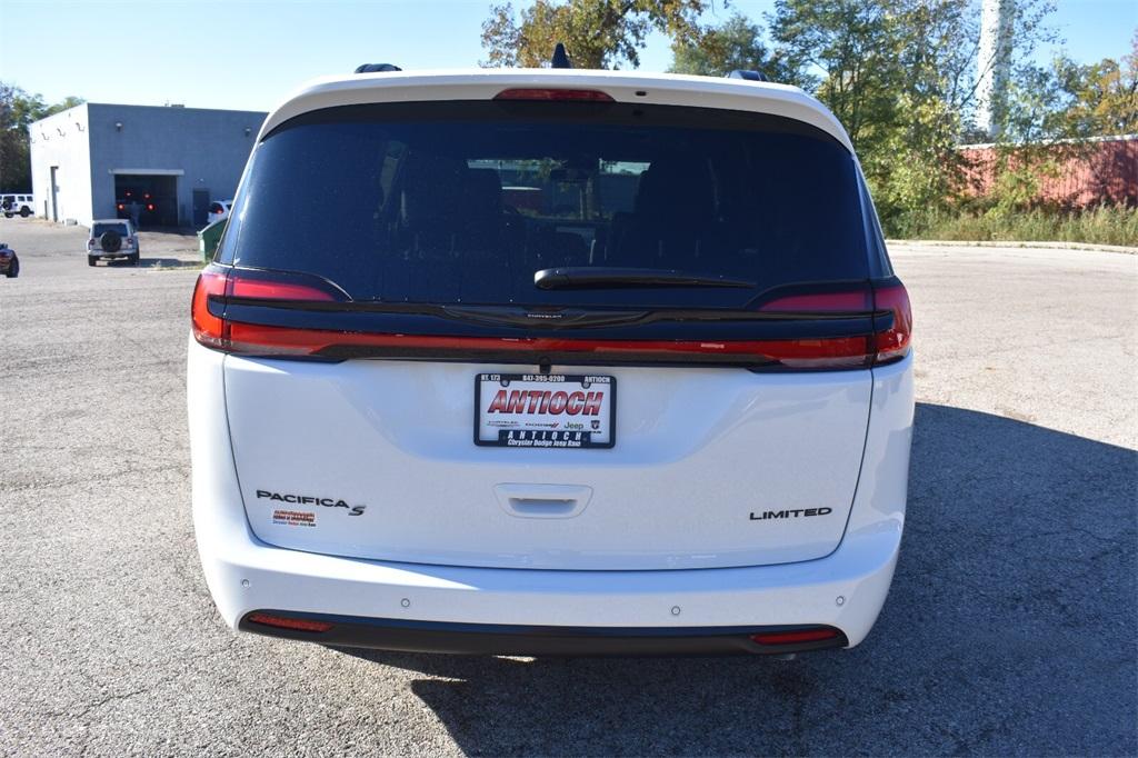 new 2026 Chrysler Pacifica car, priced at $45,724