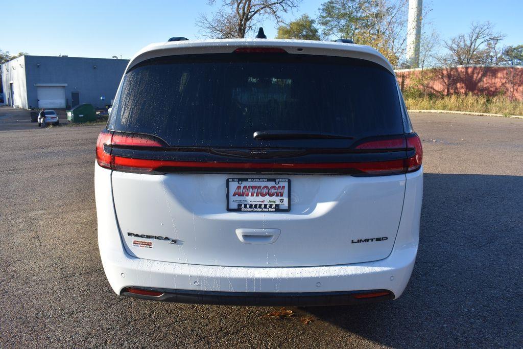 used 2025 Chrysler Pacifica car, priced at $33,577