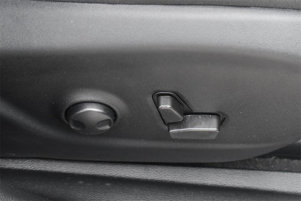 used 2022 Jeep Cherokee car, priced at $23,377