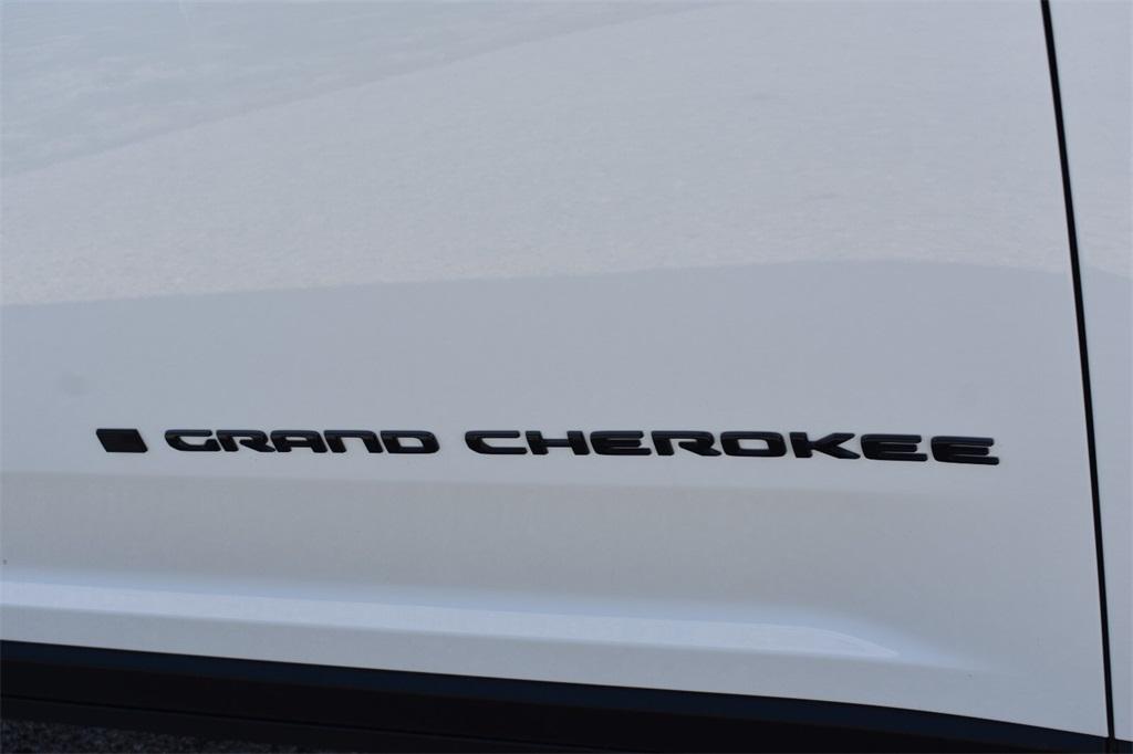 new 2025 Jeep Grand Cherokee L car, priced at $40,664