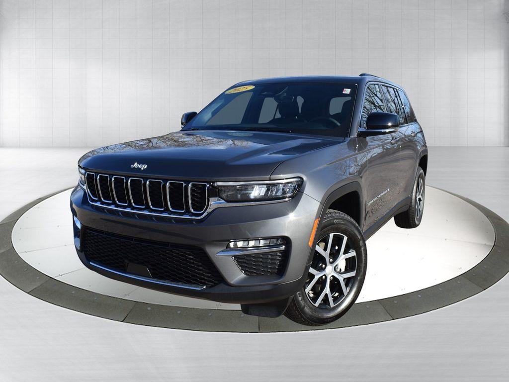 used 2025 Jeep Grand Cherokee car, priced at $39,377