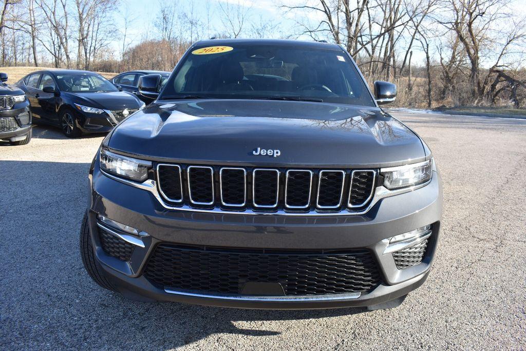 used 2025 Jeep Grand Cherokee car, priced at $39,377
