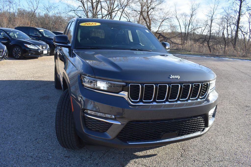 used 2025 Jeep Grand Cherokee car, priced at $39,377