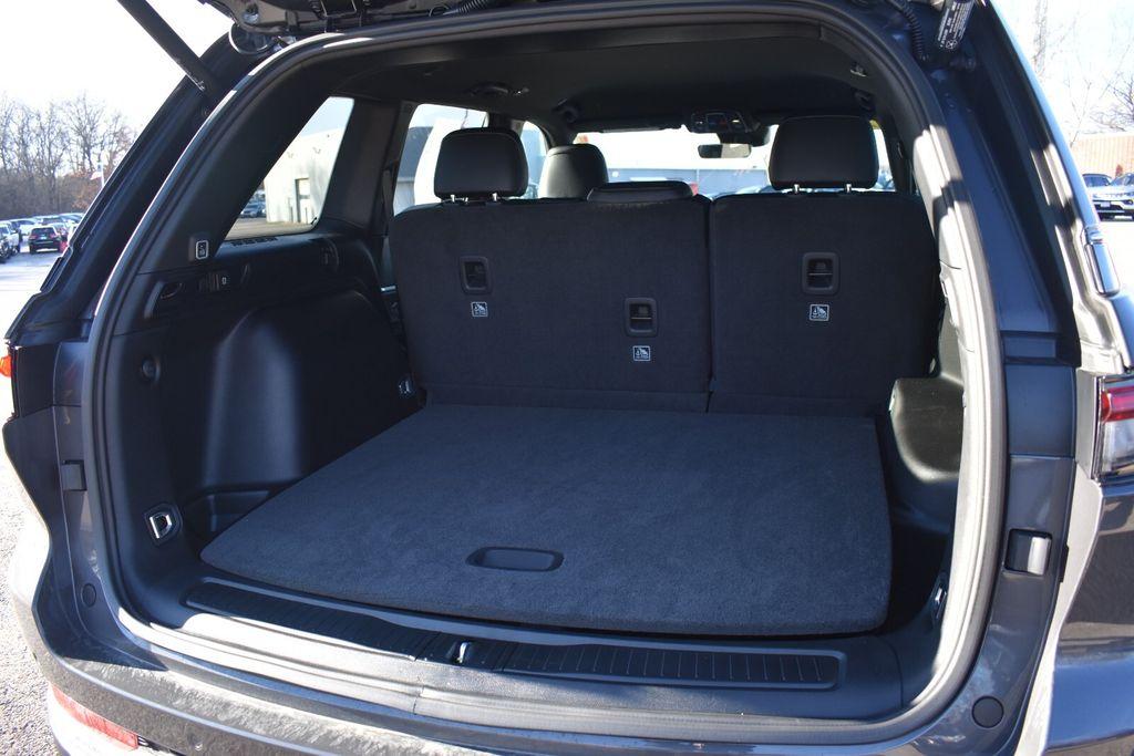 used 2025 Jeep Grand Cherokee car, priced at $39,377