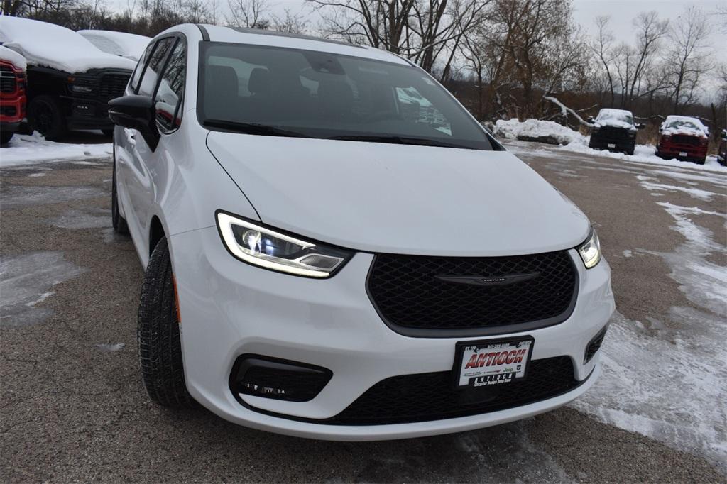 new 2026 Chrysler Pacifica car, priced at $44,576