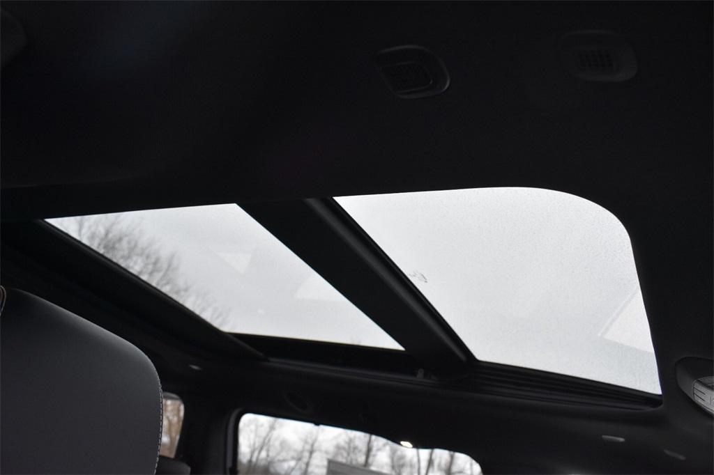 new 2026 Chrysler Pacifica car, priced at $44,576