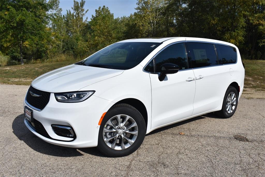 new 2026 Chrysler Pacifica car, priced at $45,985