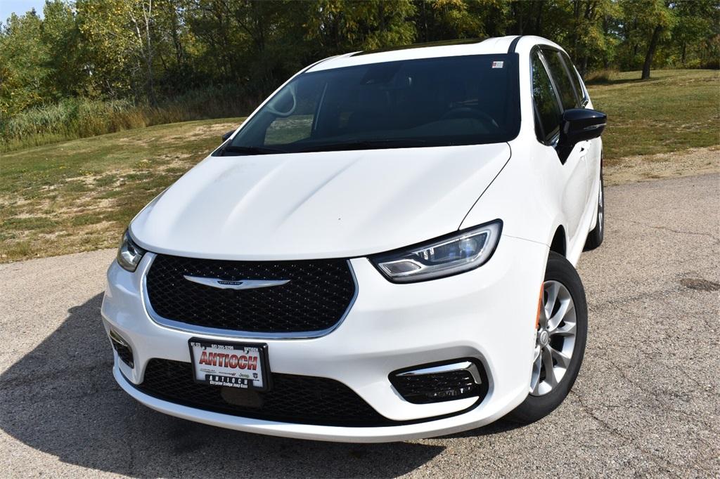 new 2026 Chrysler Pacifica car, priced at $45,985