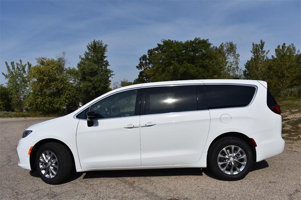 new 2026 Chrysler Pacifica car, priced at $45,985