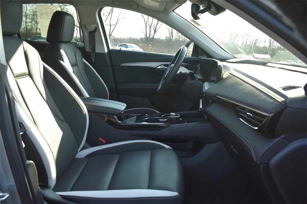 used 2025 Buick Envision car, priced at $29,577