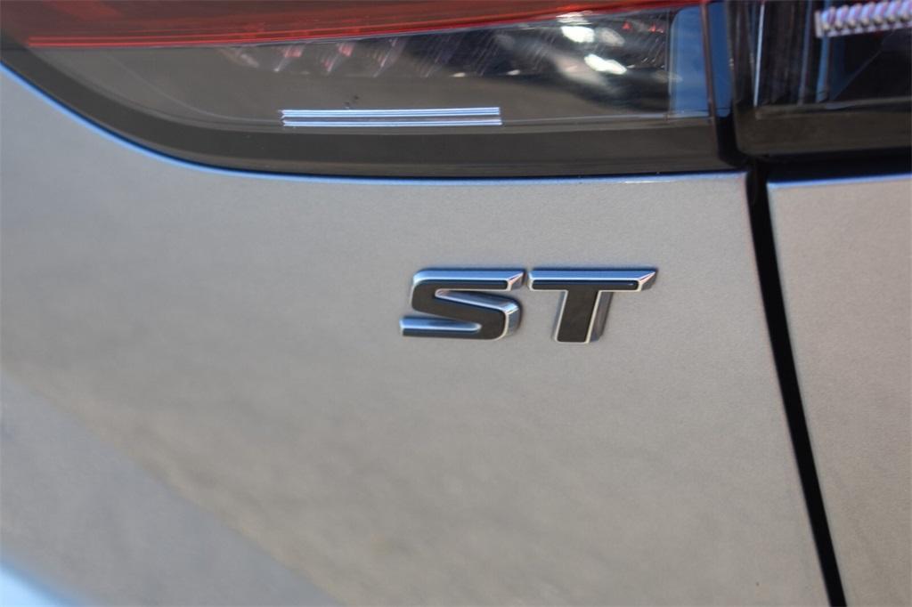 used 2023 Buick Envision car, priced at $20,277