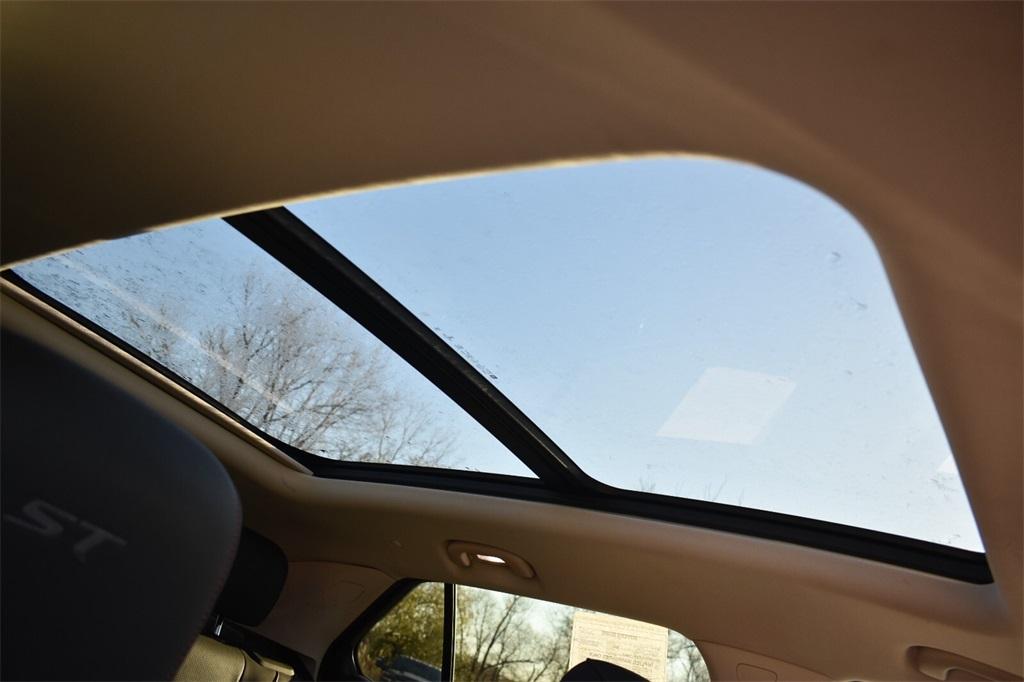 used 2023 Buick Envision car, priced at $20,277