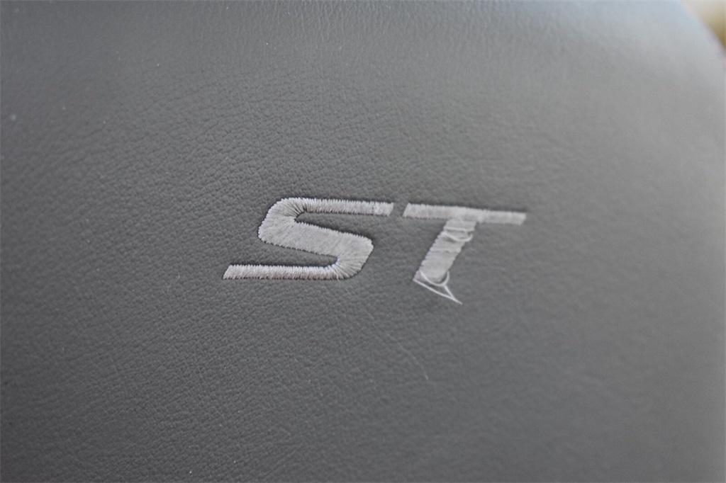 used 2023 Buick Envision car, priced at $20,277