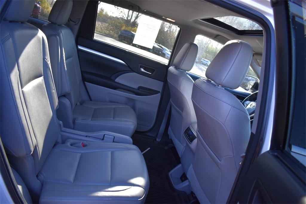 used 2017 Toyota Highlander car, priced at $21,877