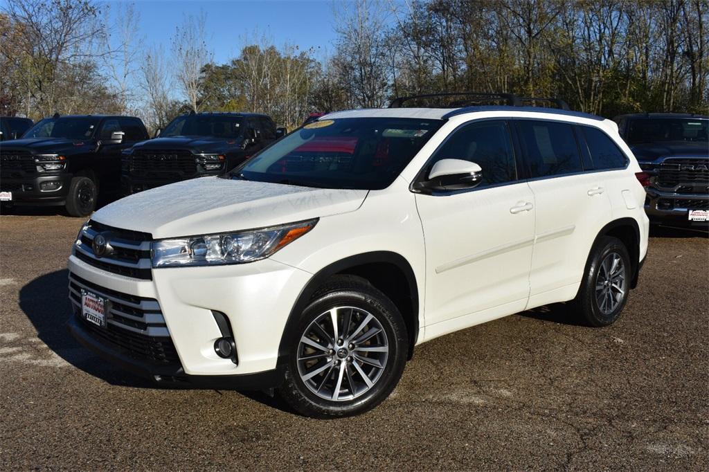 used 2017 Toyota Highlander car, priced at $21,877