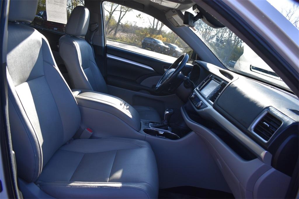 used 2017 Toyota Highlander car, priced at $21,877