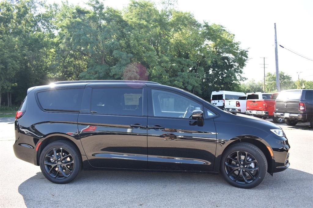 new 2026 Chrysler Pacifica car, priced at $41,280