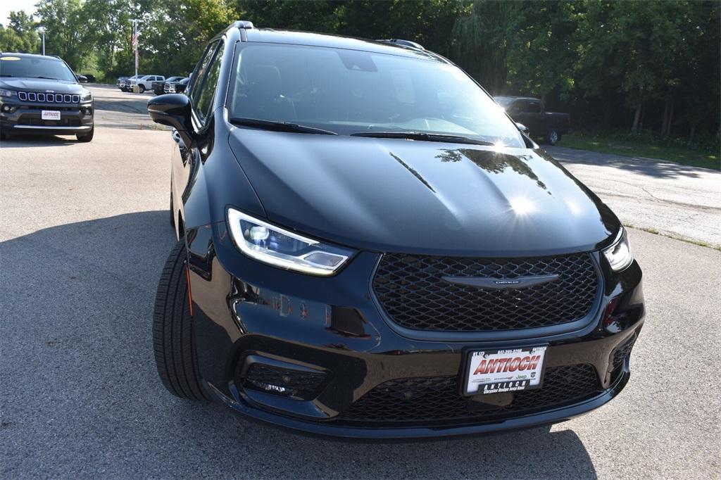 new 2026 Chrysler Pacifica car, priced at $41,280