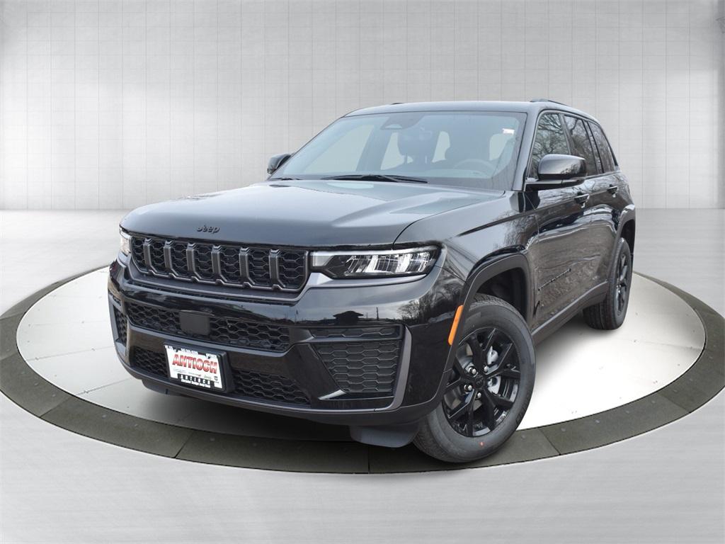 new 2026 Jeep Grand Cherokee car, priced at $44,672