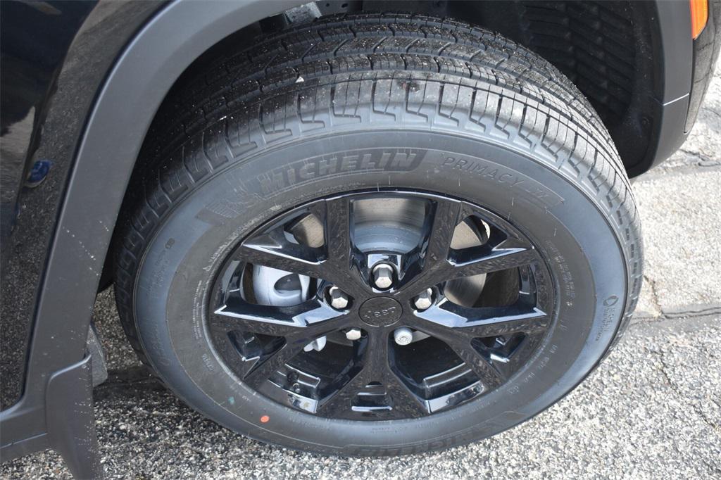 new 2026 Jeep Grand Cherokee car, priced at $44,672