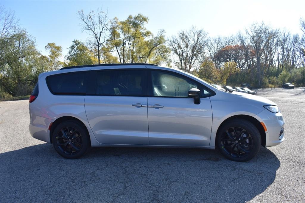 new 2026 Chrysler Pacifica car, priced at $50,151