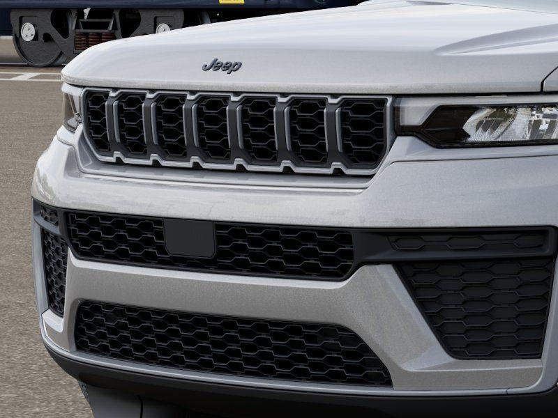 new 2026 Jeep Grand Cherokee car, priced at $42,568
