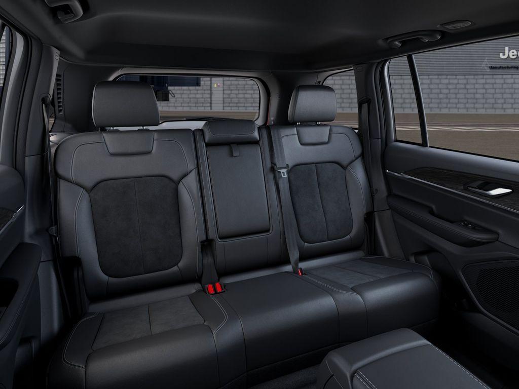 new 2026 Jeep Grand Cherokee car, priced at $43,050