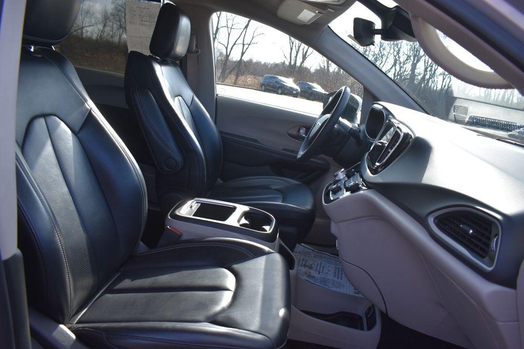 used 2023 Chrysler Pacifica car, priced at $23,577