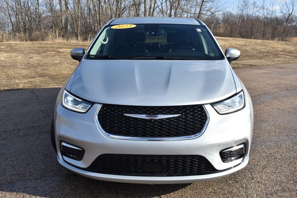 used 2023 Chrysler Pacifica car, priced at $23,577