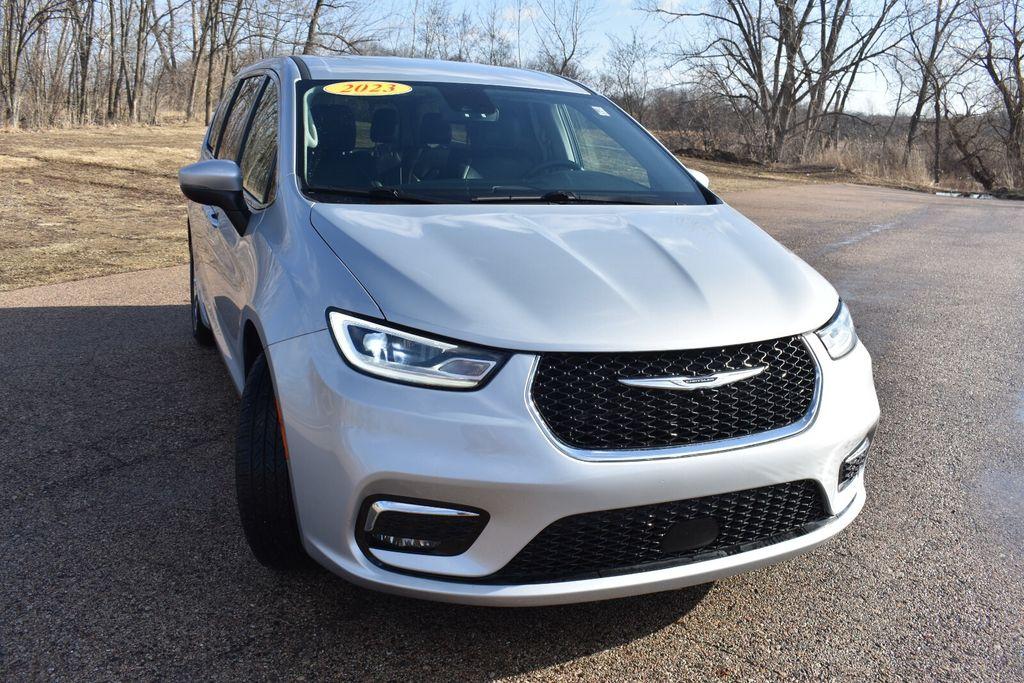 used 2023 Chrysler Pacifica car, priced at $23,577