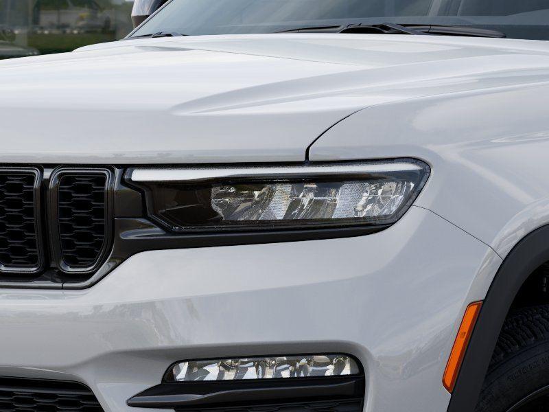 new 2025 Jeep Grand Cherokee car, priced at $41,980