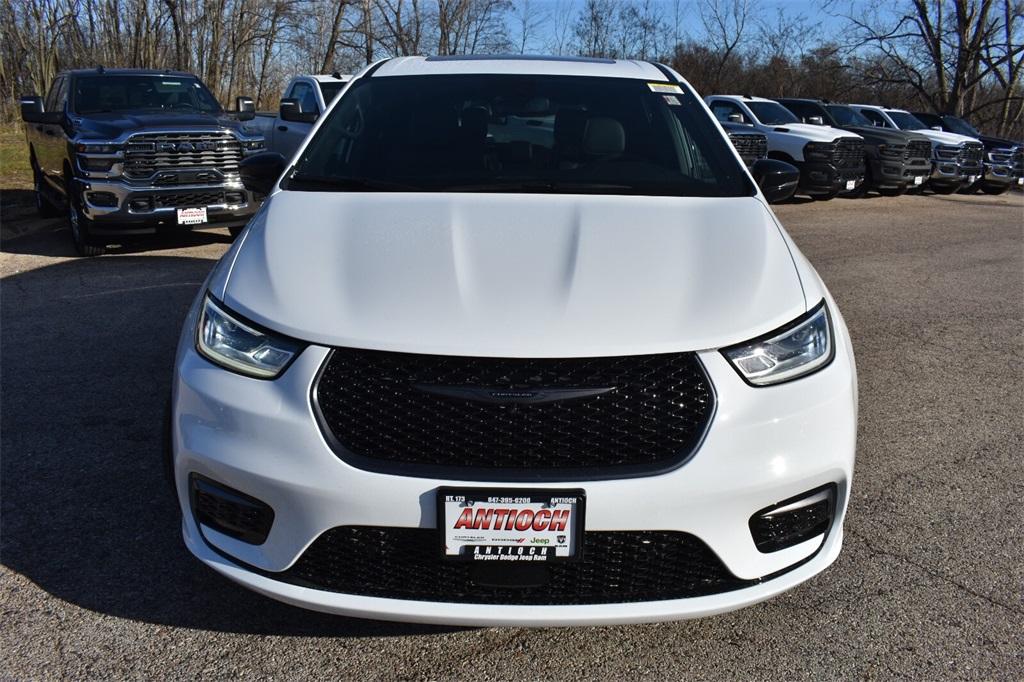 new 2026 Chrysler Pacifica car, priced at $41,865