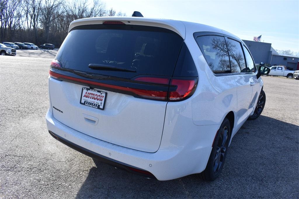 new 2026 Chrysler Pacifica car, priced at $41,865