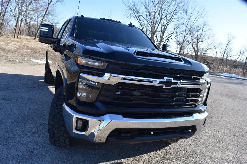 used 2025 Chevrolet Silverado 3500 car, priced at $59,577