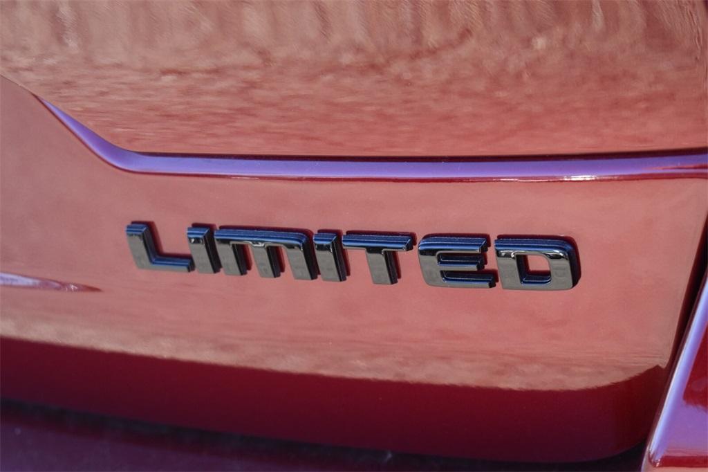 new 2025 Jeep Grand Cherokee car, priced at $47,737